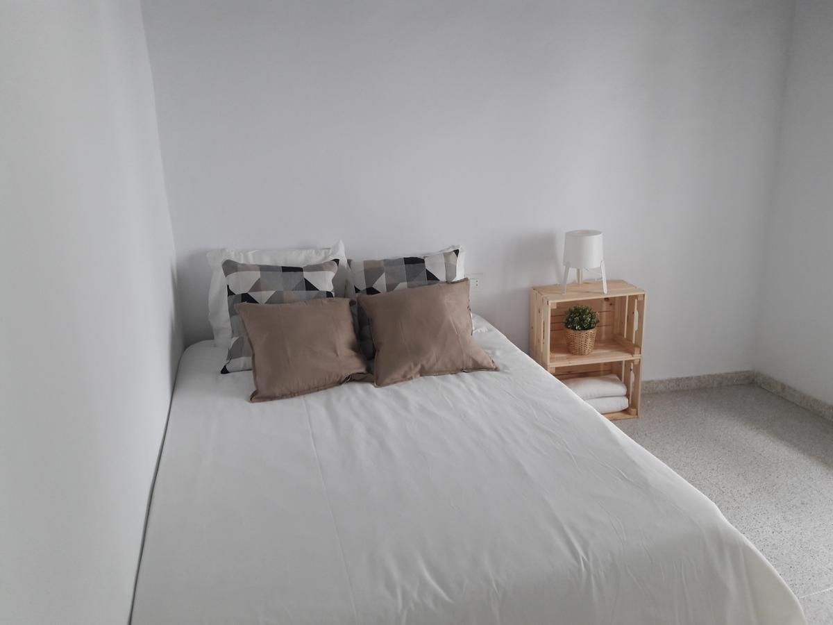 Ch Apartments โกนิล เด ลาฟรอนเตรา ภายนอก รูปภาพ