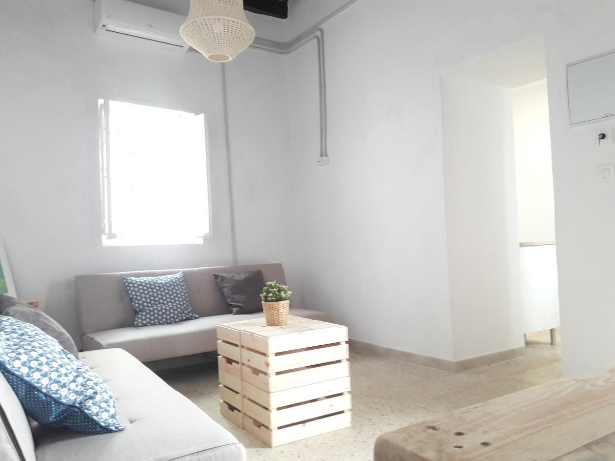 Ch Apartments โกนิล เด ลาฟรอนเตรา ภายนอก รูปภาพ